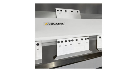 Plieuse manuelle à segments - Detail1 - Segments gravés